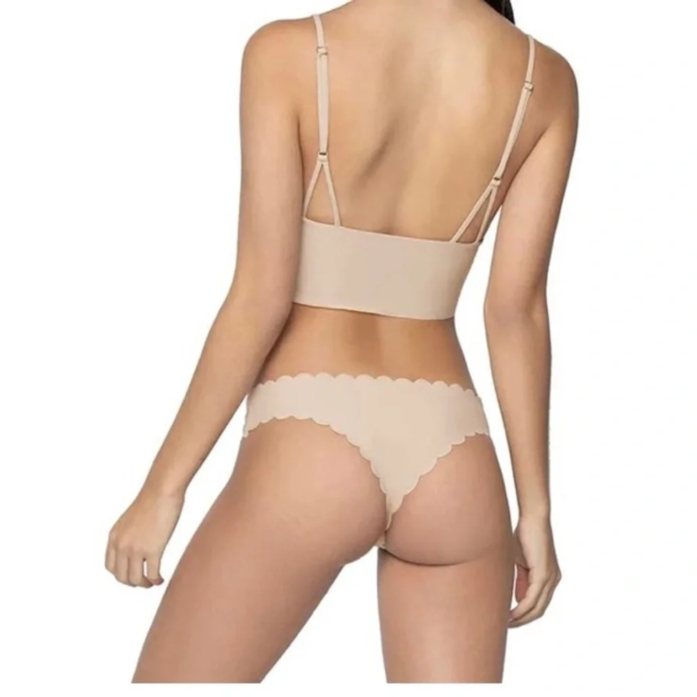 NWT Pilyq Oyster Seamless Scalloped‎ Thong